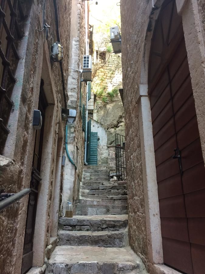 Апартаменты Chic & Stylish with Seaview-Terrace - Kotor Indah Котор-18